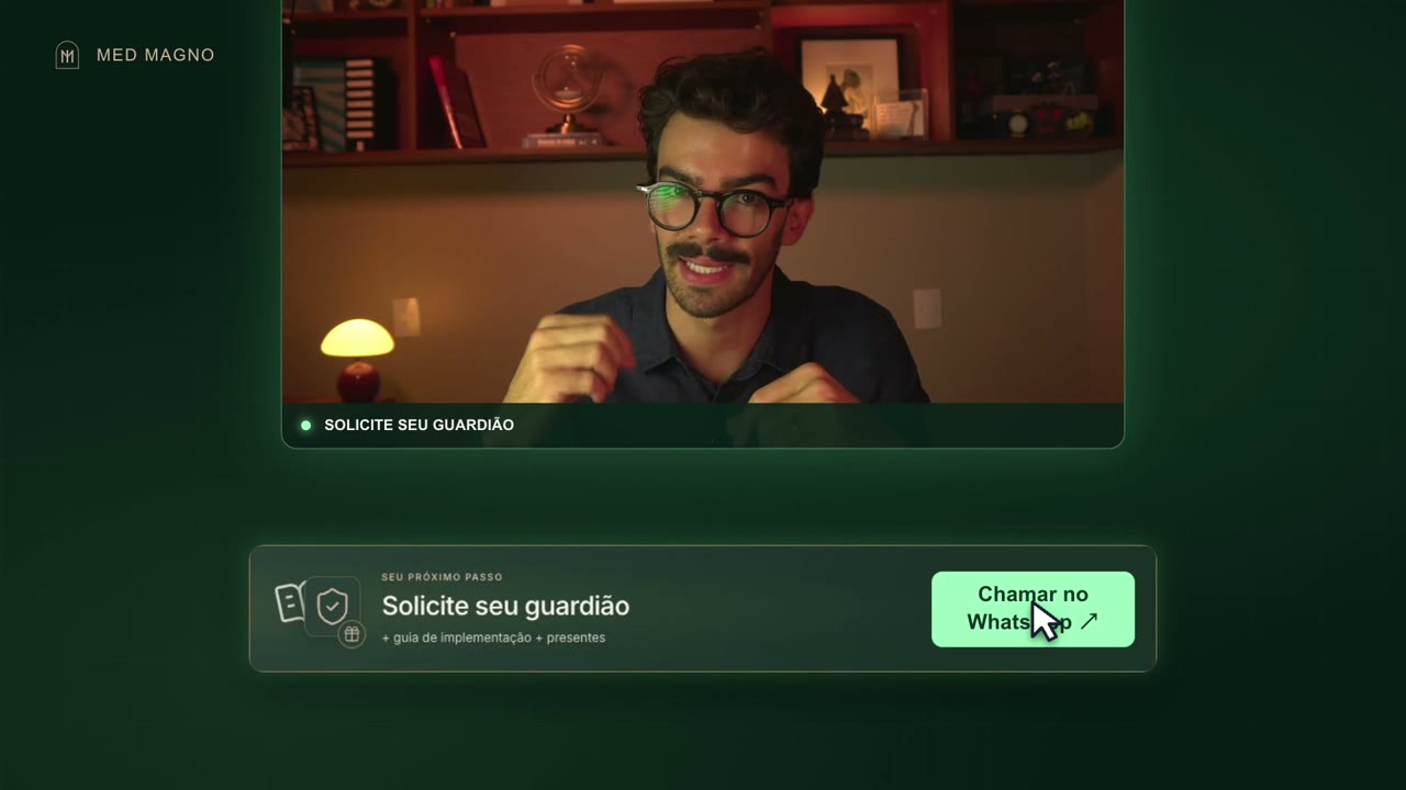 Vídeo do Júlio em janela menor com um cursor clicando no botão Chamar no WhatsApp